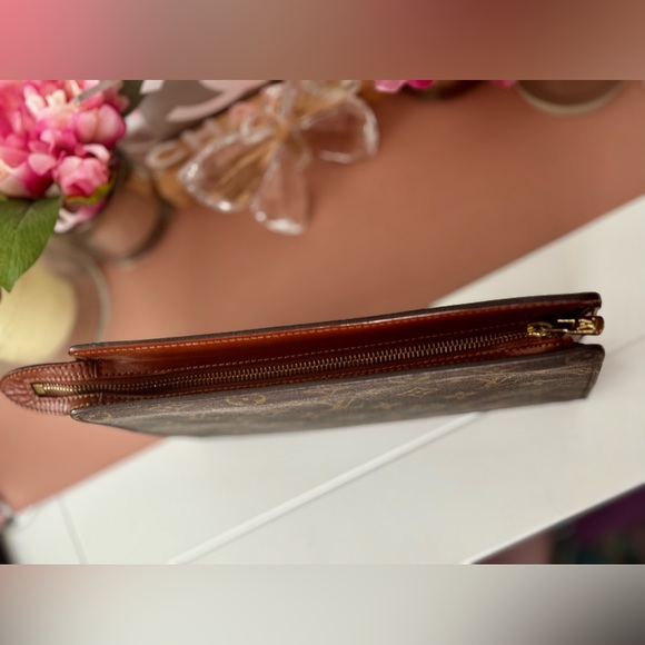 Louis Vuitton Monogram Clutch Hand Bag w Dust Bag - Picture 6 of 12